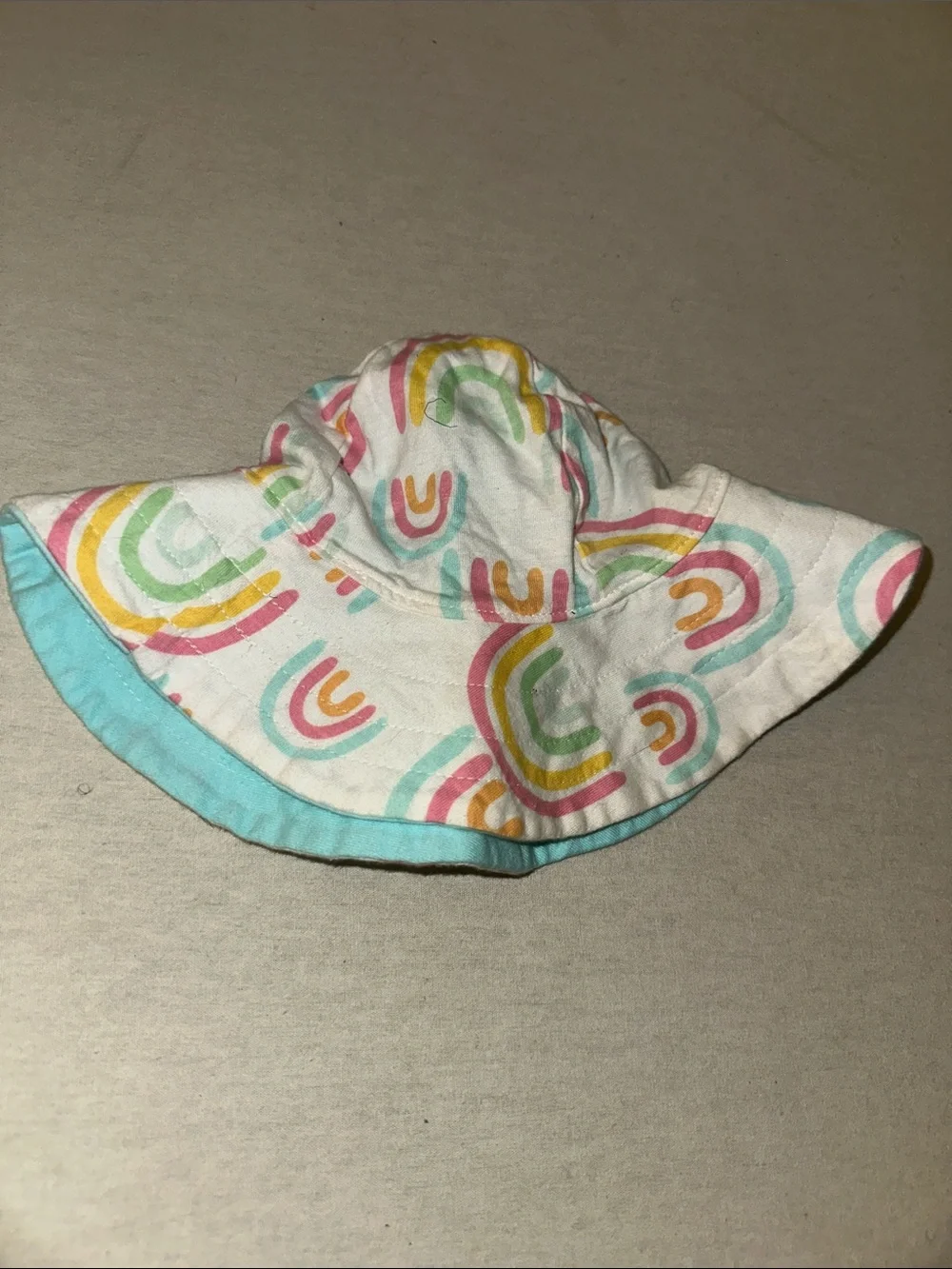 Reversible Baby Sun Hat with Rainbow Print - White & Mint